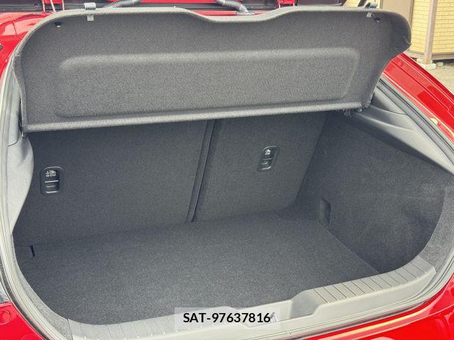 Mazda MAZDA3 2025-03 6613047-15
