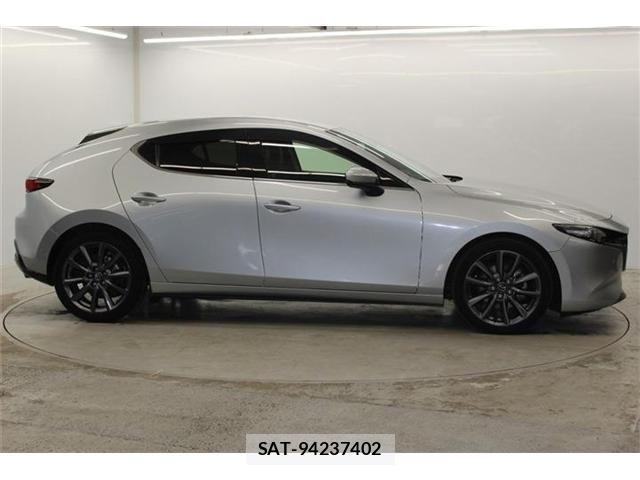 Mazda MAZDA3 2019-08 6682739-3