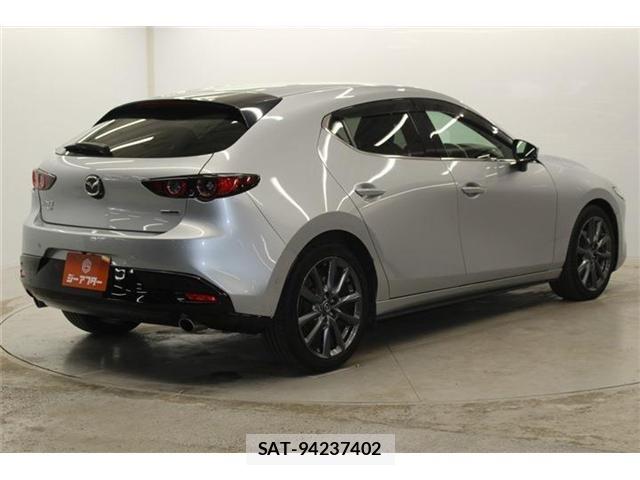 Mazda MAZDA3 2019-08 6682739-4
