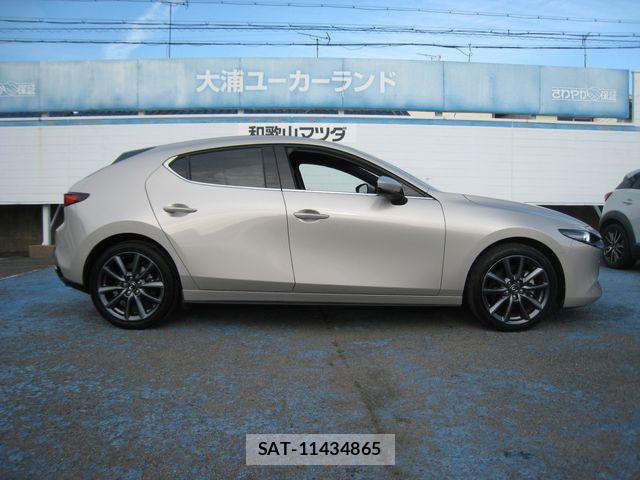 Mazda MAZDA3 2022-02 6752297-12