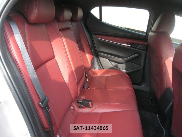 Mazda MAZDA3 2022-02 6752297-18