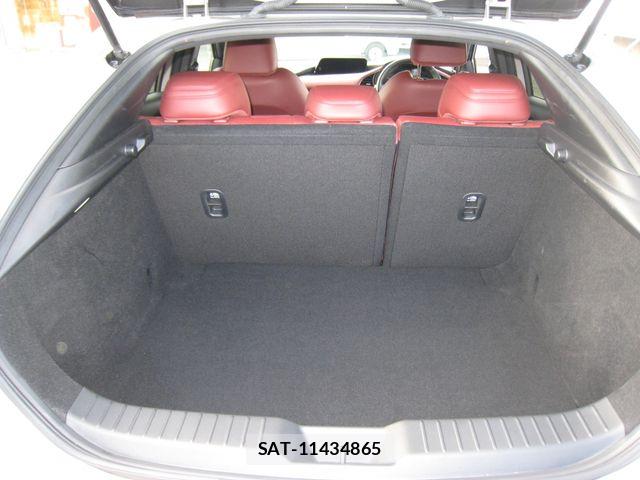 Mazda MAZDA3 2022-02 6752297-25