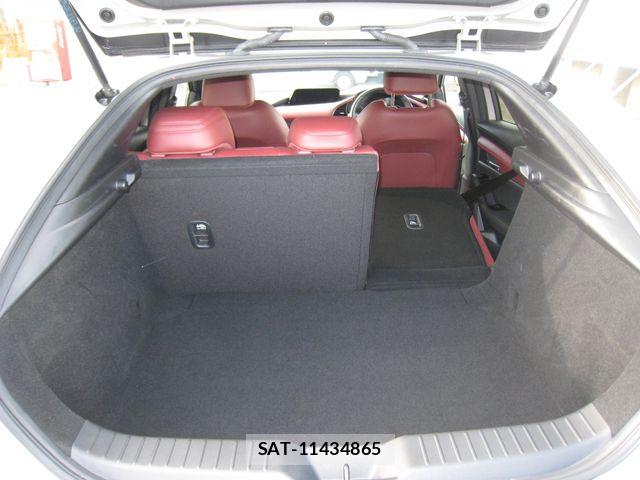 Mazda MAZDA3 2022-02 6752297-26