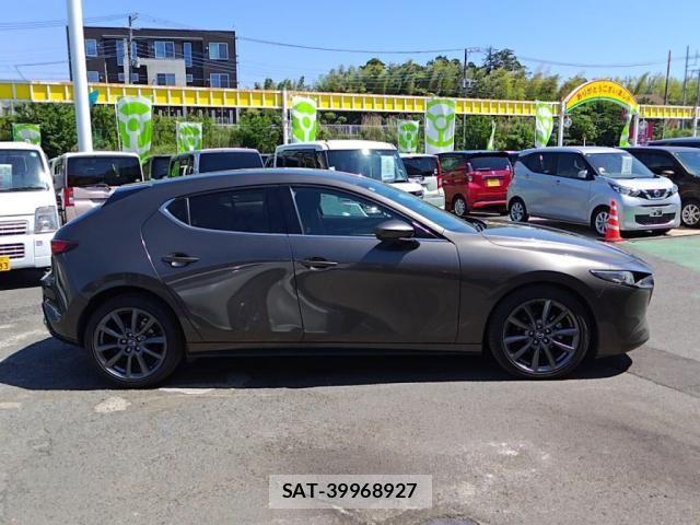 Mazda MAZDA3 2019-09 7020830-9
