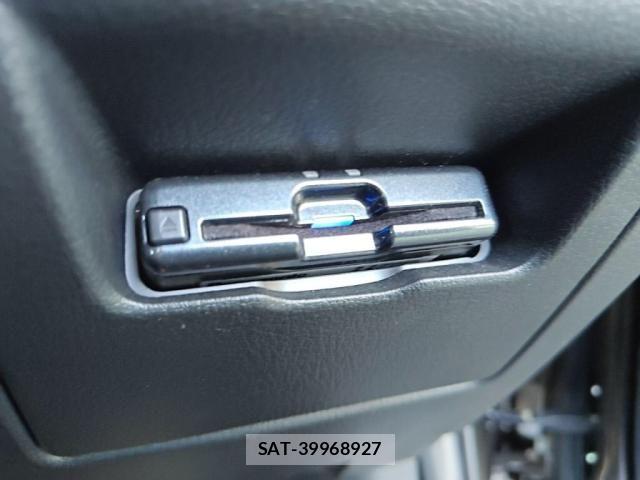 Mazda MAZDA3 2019-09 7020830-19