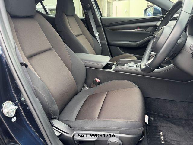 Mazda MAZDA3 2019-09 7221370-18