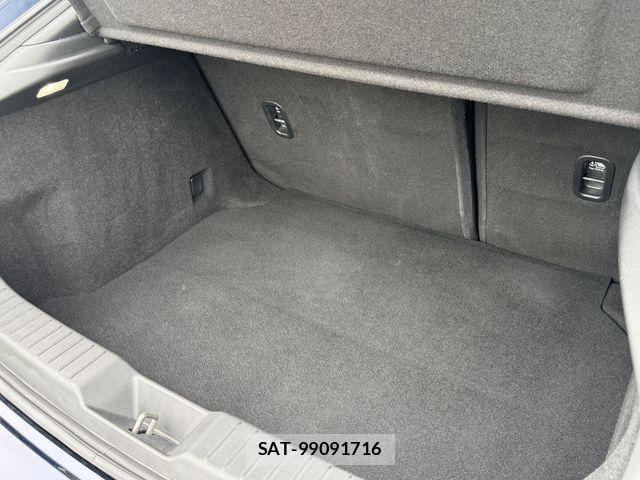 Mazda MAZDA3 2019-09 7221370-22