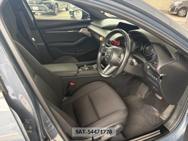 Mazda MAZDA3 2022-01 7221393-11