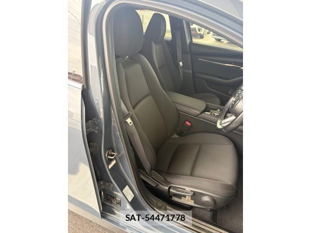Mazda MAZDA3 2022-01 7221393-12