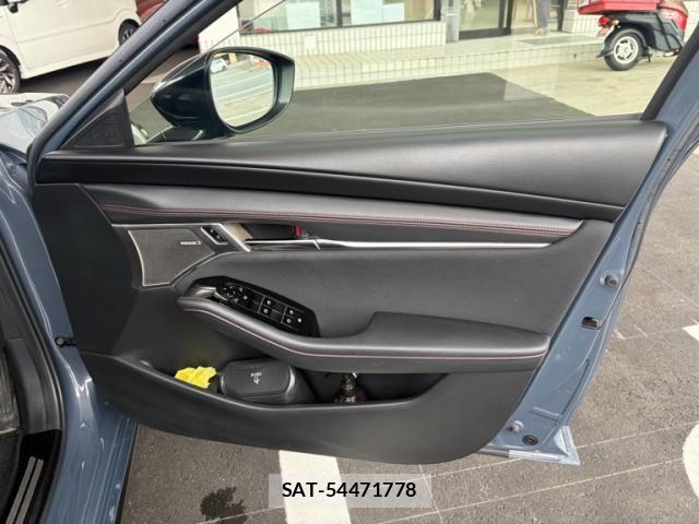 Mazda MAZDA3 2022-01 7221393-13