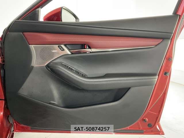 Mazda MAZDA3 2019-12 7221378-12