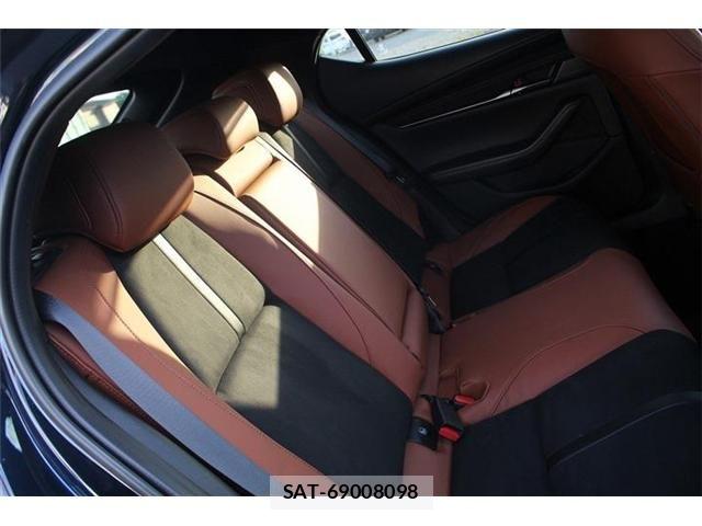 Mazda MAZDA3 2025-07 7221403-23