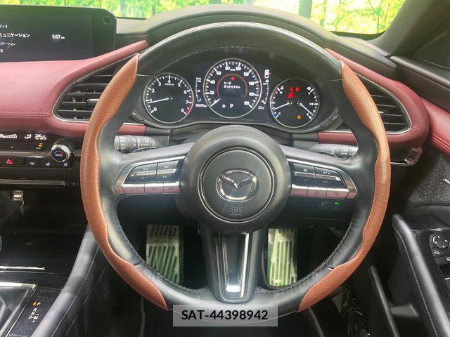 Mazda MAZDA3 2021-04 7358637-10