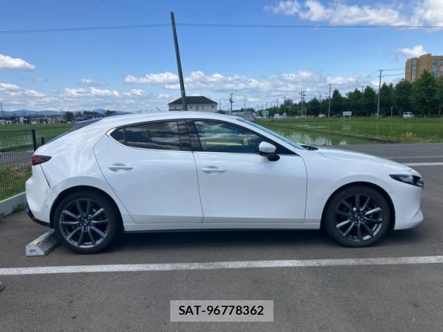 Mazda MAZDA3 2021-03 7358642-9