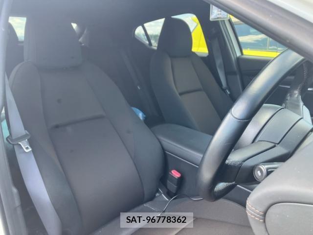 Mazda MAZDA3 2021-03 7358642-18