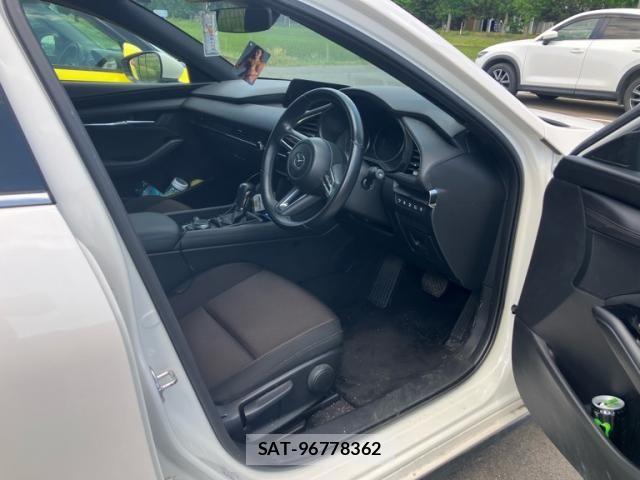 Mazda MAZDA3 2021-03 7358642-20