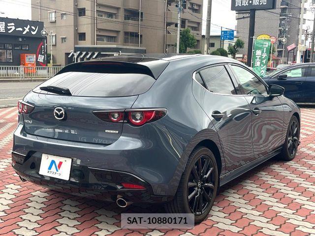 Mazda MAZDA3 2022-03 7358635-16