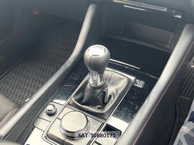 Mazda MAZDA3 2022-03 7358635-2
