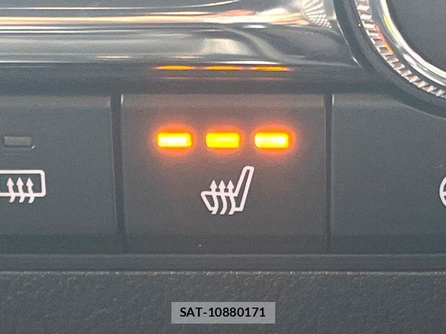 Mazda MAZDA3 2022-03 7358635-6