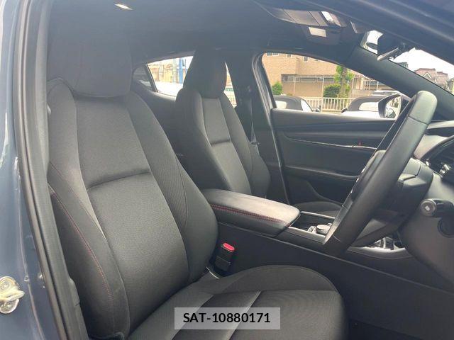 Mazda MAZDA3 2022-03 7358635-7