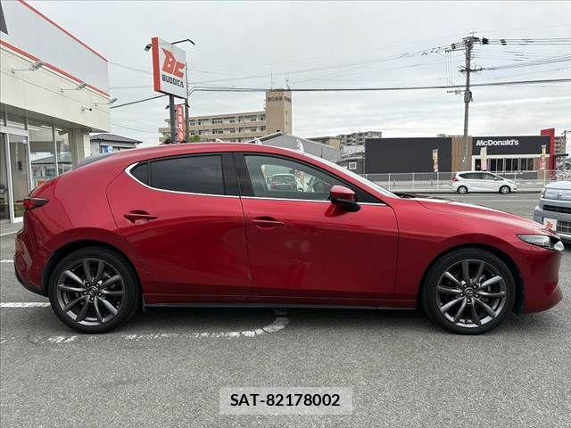 Mazda MAZDA3 2019-06 7358640-11