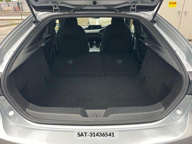 Mazda MAZDA3 2022-06 7392792-9