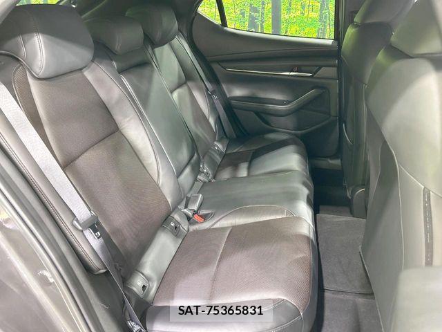 Mazda MAZDA3 2019-07 7392795-8