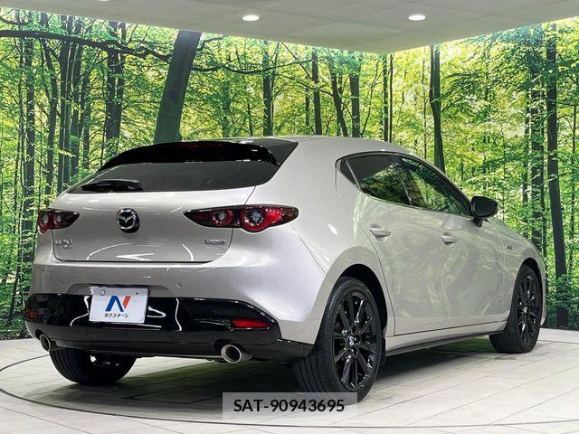 Mazda MAZDA3 2021-12 7501394-17