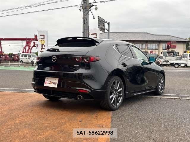Mazda MAZDA3 2021-02 7617883-11