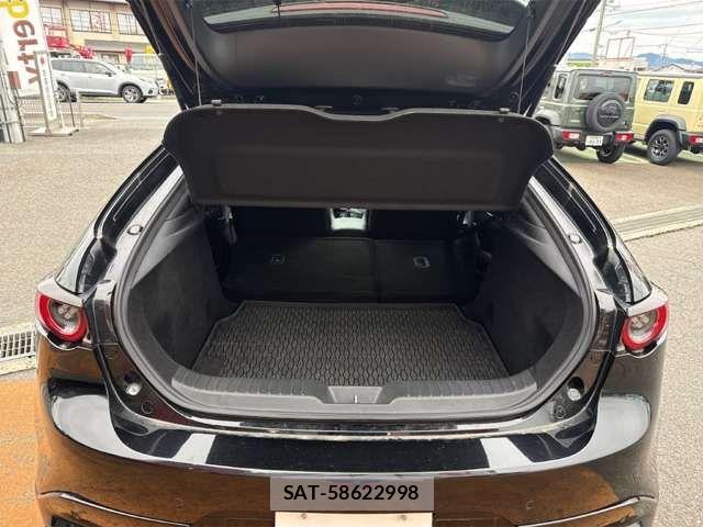 Mazda MAZDA3 2021-02 7617883-15