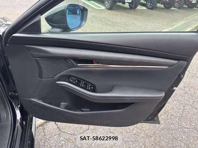 Mazda MAZDA3 2021-02 7617883-16