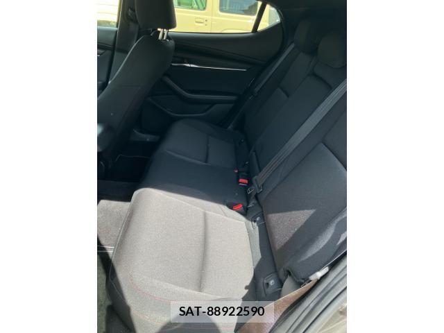 Mazda MAZDA3 2022-03 7617884-14
