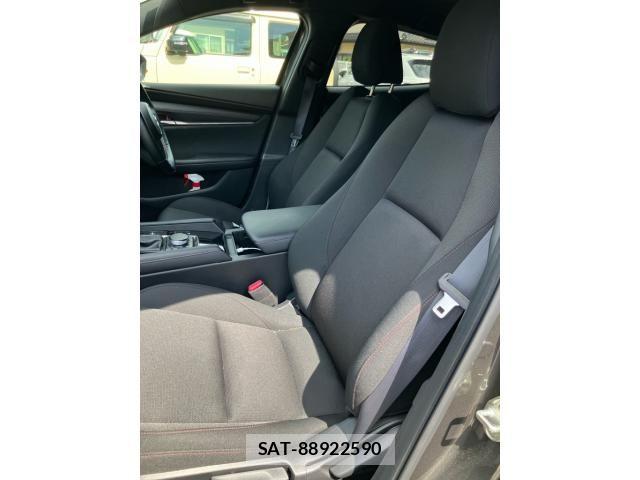 Mazda MAZDA3 2022-03 7617884-15