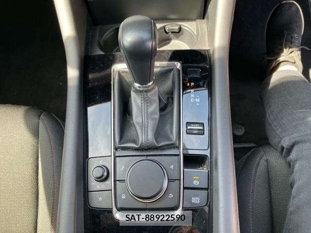 Mazda MAZDA3 2022-03 7617884-20