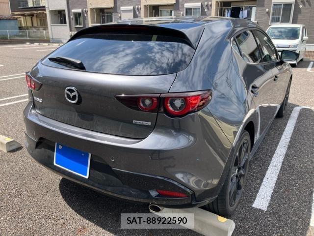 Mazda MAZDA3 2022-03 7617884-7