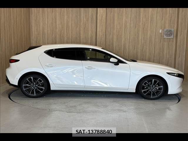 Mazda MAZDA3 2019-09 7725376-16