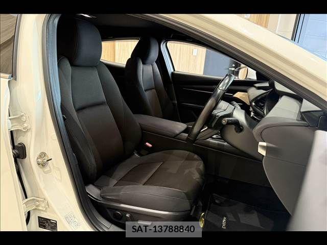 Mazda MAZDA3 2019-09 7725376-8