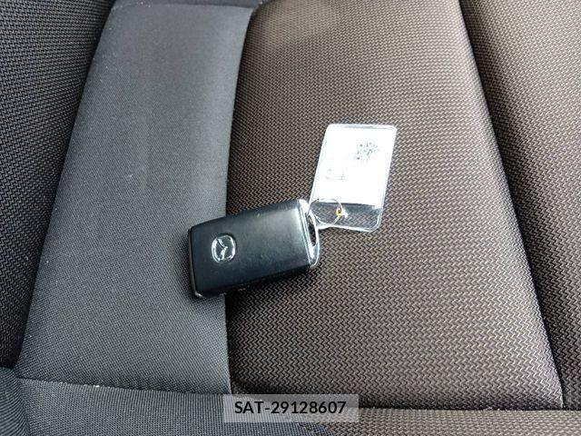 Mazda MAZDA3 2023-05 7902900-10