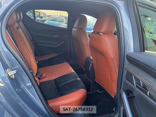 Mazda MAZDA3 2023-12 8100289-9