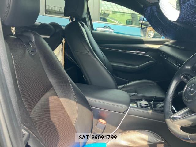 Mazda MAZDA3 2021-03 8100295-14