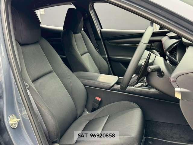Mazda MAZDA3 2025-05 8100288-21