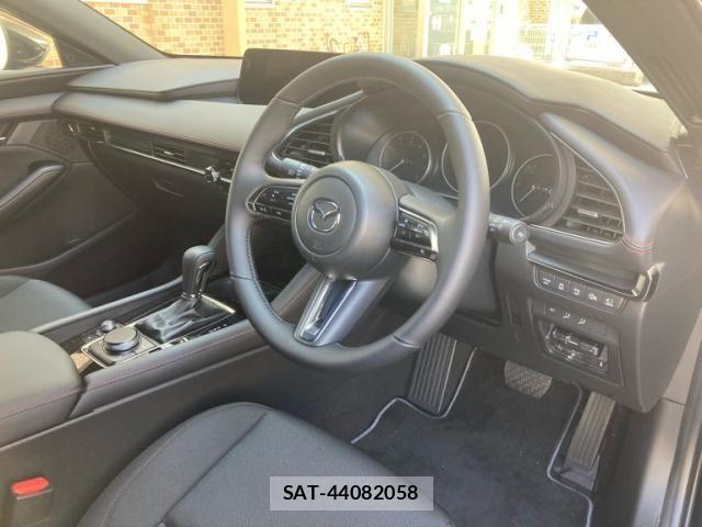 Mazda MAZDA3 2026-03 8100293-13
