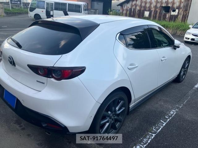 Mazda MAZDA3 2020-02 8100297-2