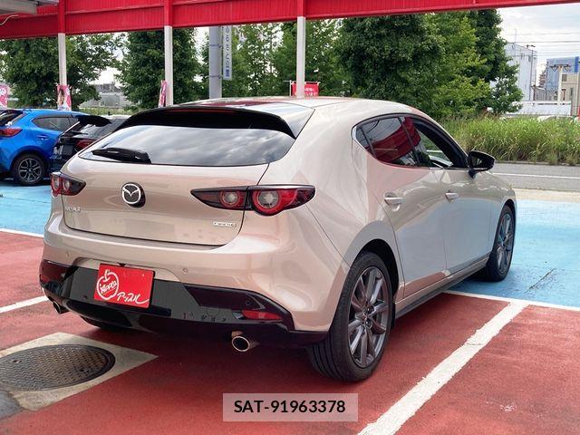 Mazda MAZDA3 2023-09 8100287-16