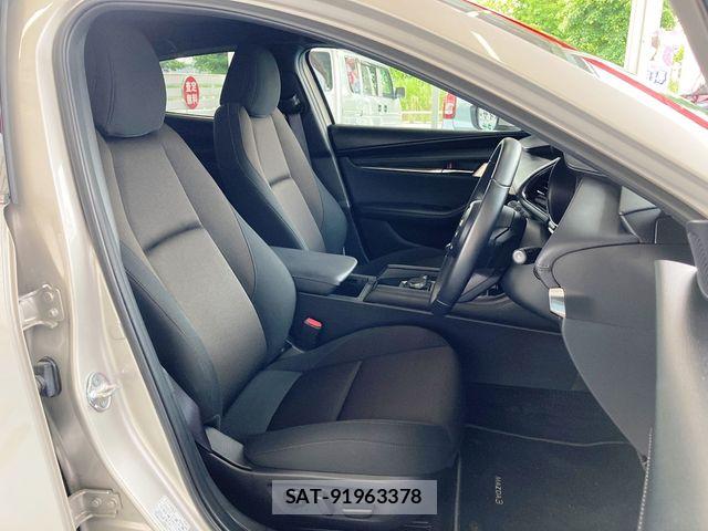 Mazda MAZDA3 2023-09 8100287-24