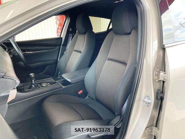 Mazda MAZDA3 2023-09 8100287-25