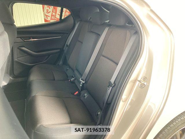 Mazda MAZDA3 2023-09 8100287-26