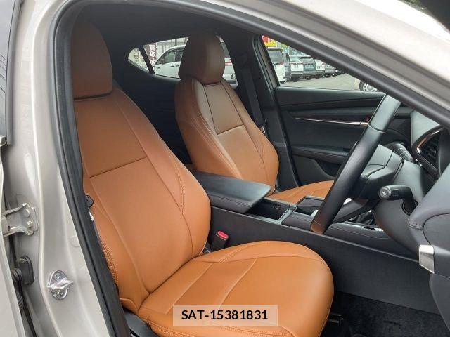 Mazda MAZDA3 2023-08 8131105-9
