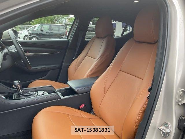 Mazda MAZDA3 2023-08 8131105-10