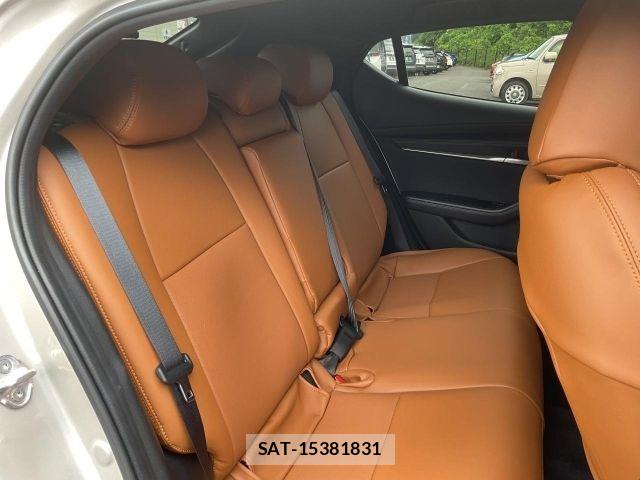 Mazda MAZDA3 2023-08 8131105-11